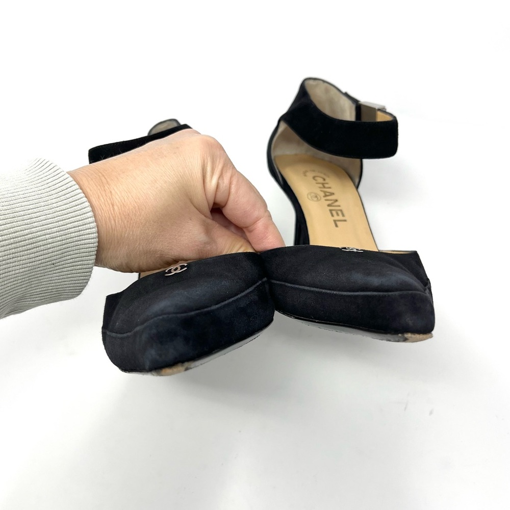 Vintage Chanel Black Suede Silver CC Logo High Heels Pumps Shoes 38.5 8.5 - Picture 12 of 13